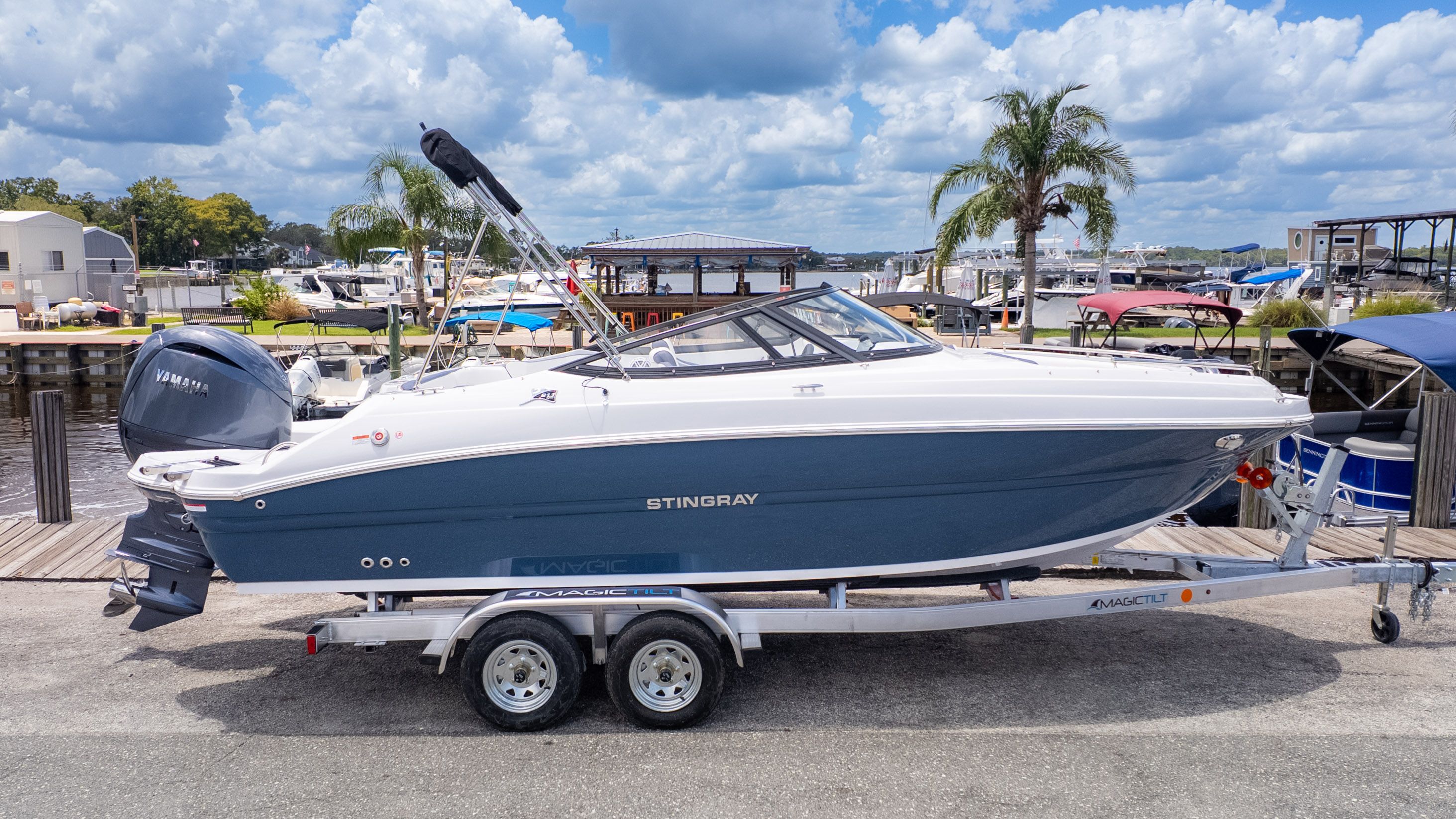 2026 Stingray 211DC