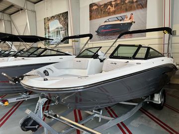2024 Sea Ray SPX 190 Outboard