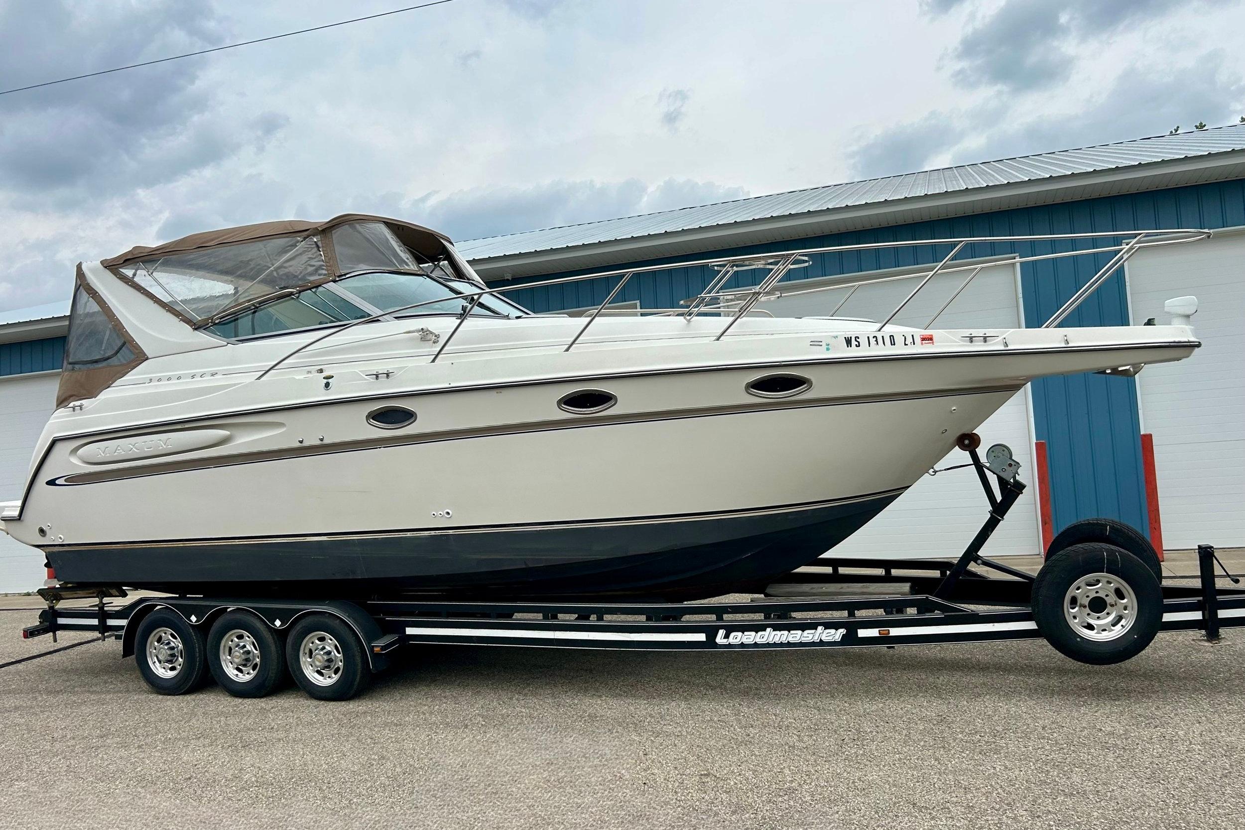2000 Maxum 3000 SCR