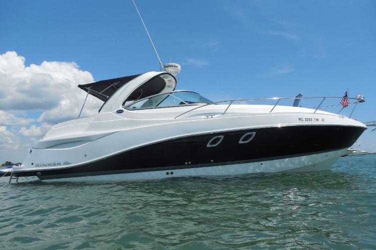 2014 Rinker 310 Express Cruiser