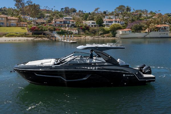 2025 Cruisers Yachts 34 GLS
