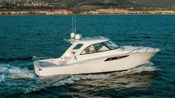2025 Mag Bay 42 EX