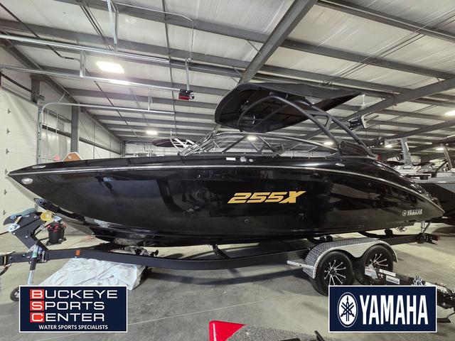 2025 Yamaha Boats 255XD
