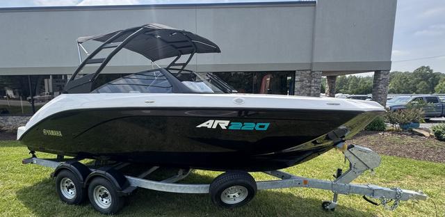 2025 Yamaha Boats AR220