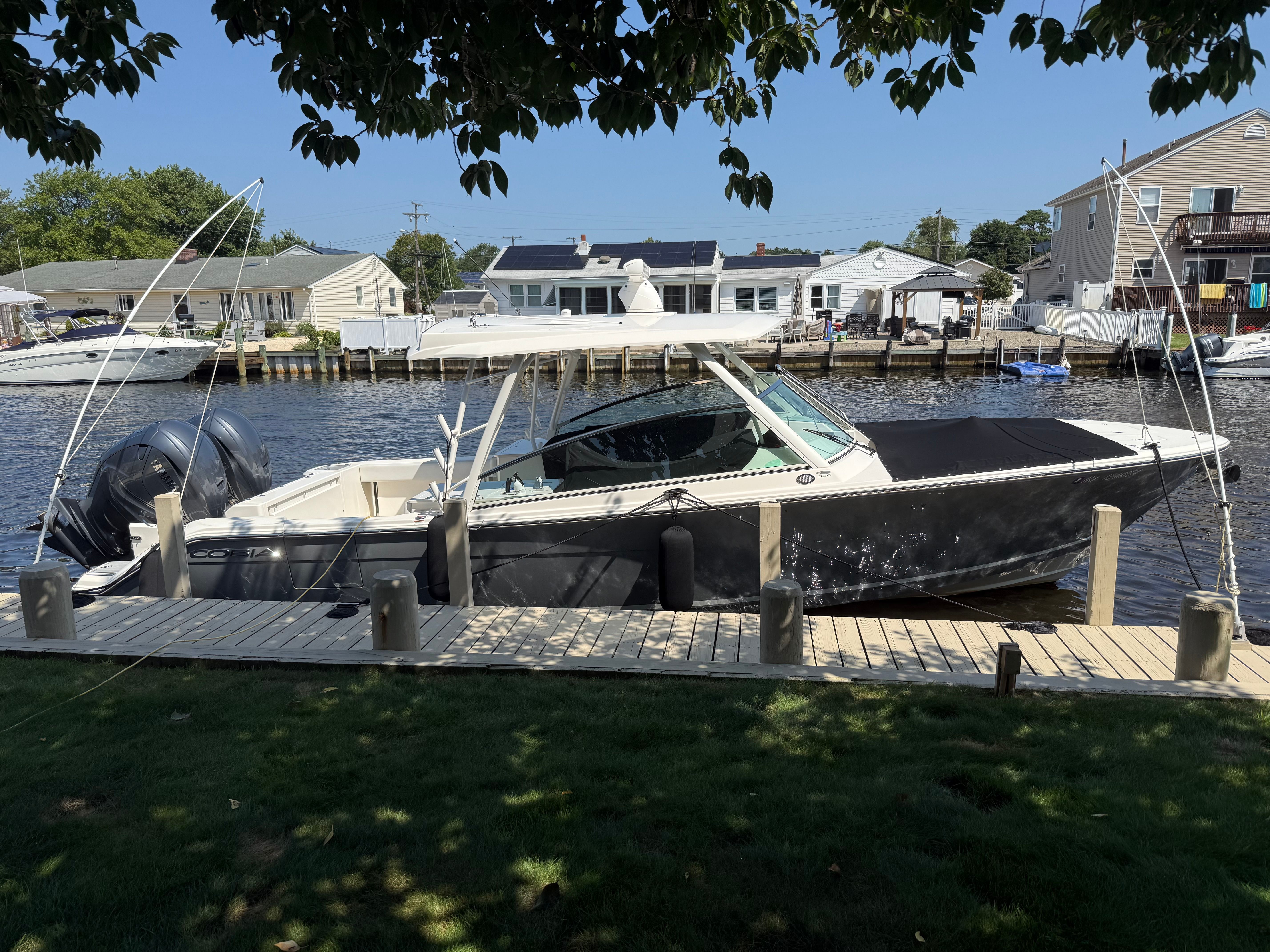 2022 Cobia 330 Dual Console