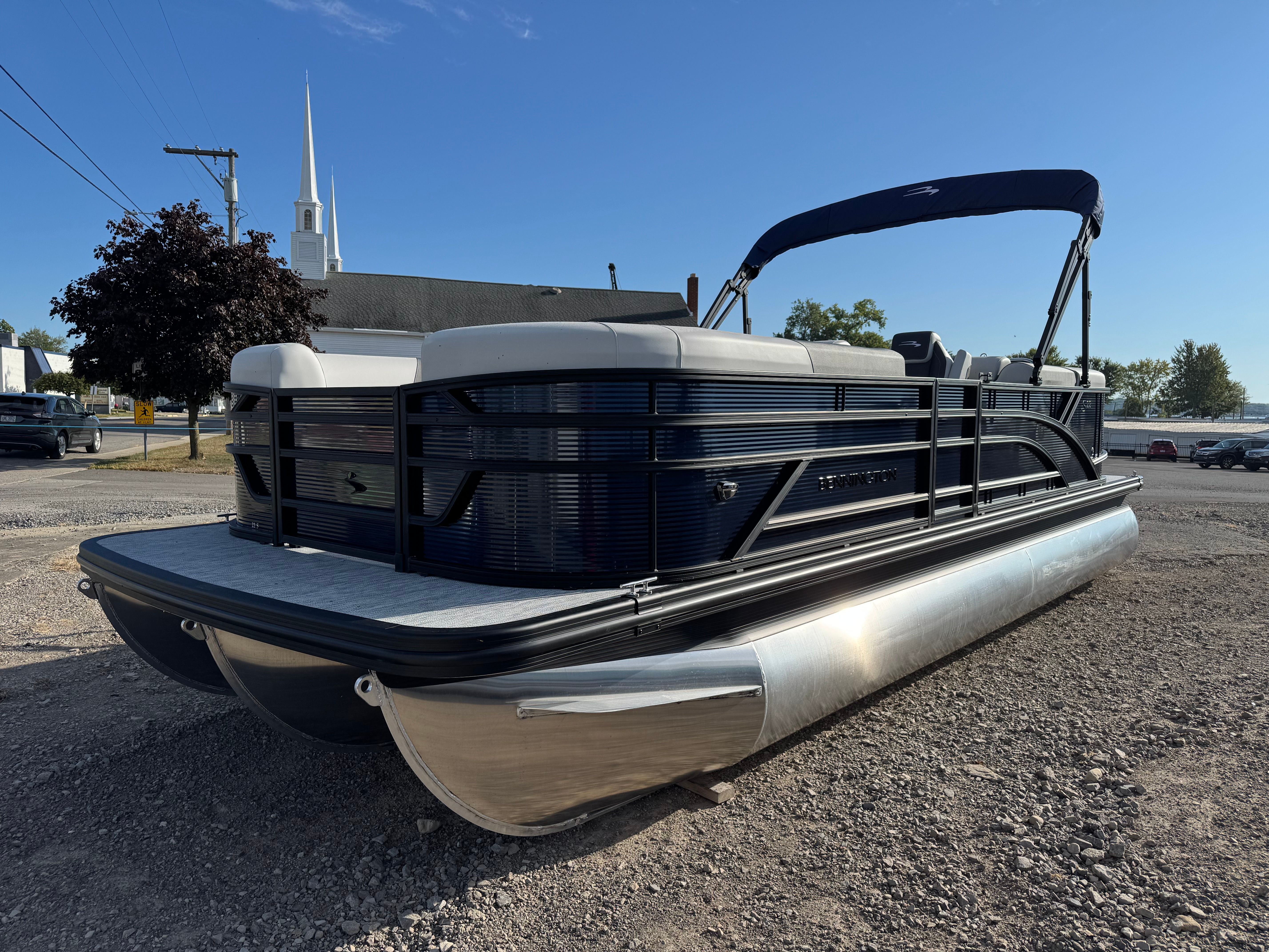 2026 Bennington 22 SSR SPS
