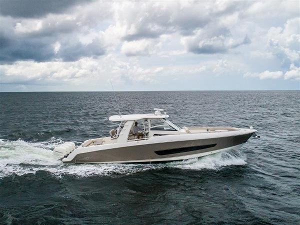 Boston Whaler 420 Outrage Boats For Sale Boats Com