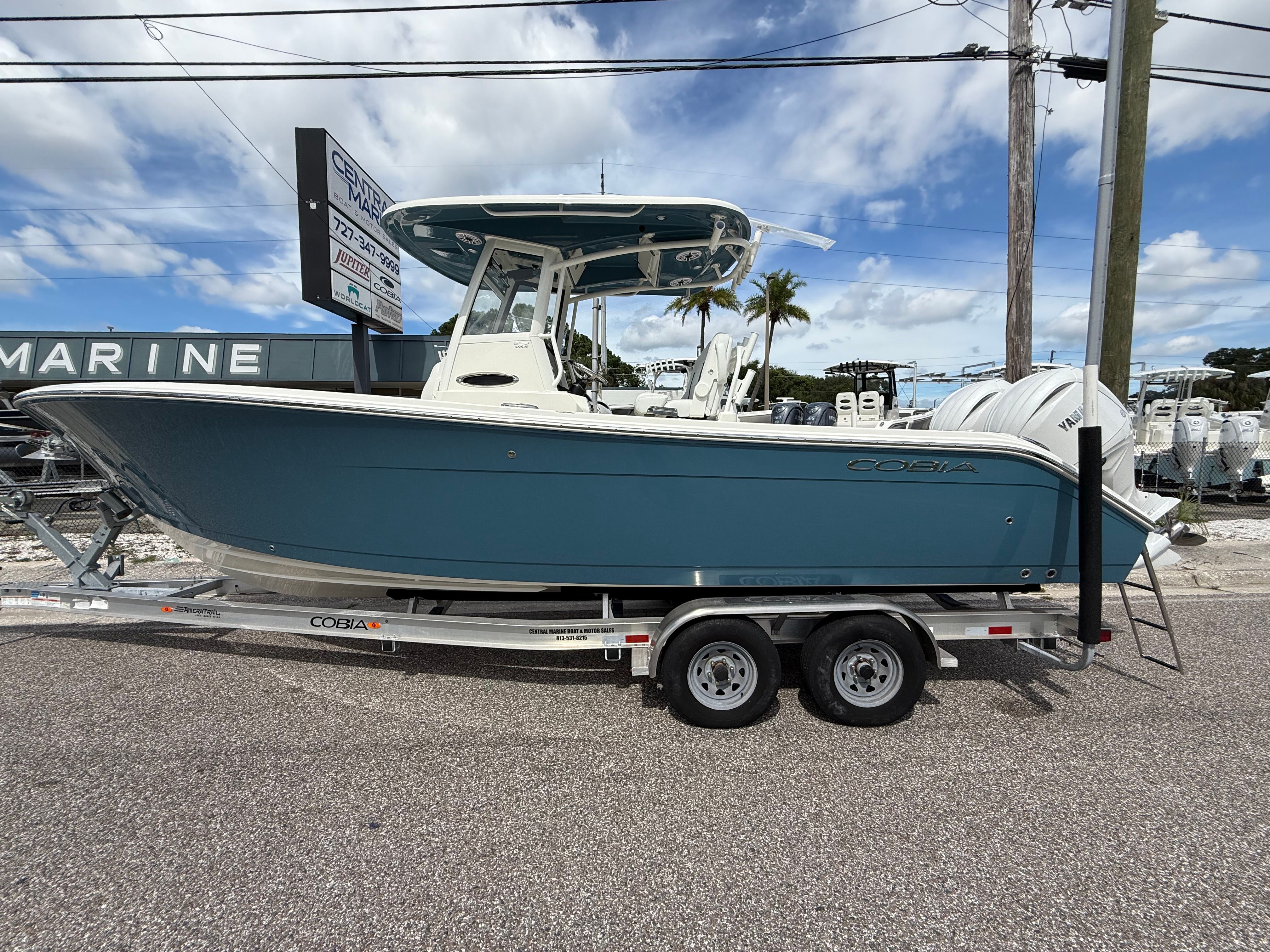 2026 Cobia 265 Center Console