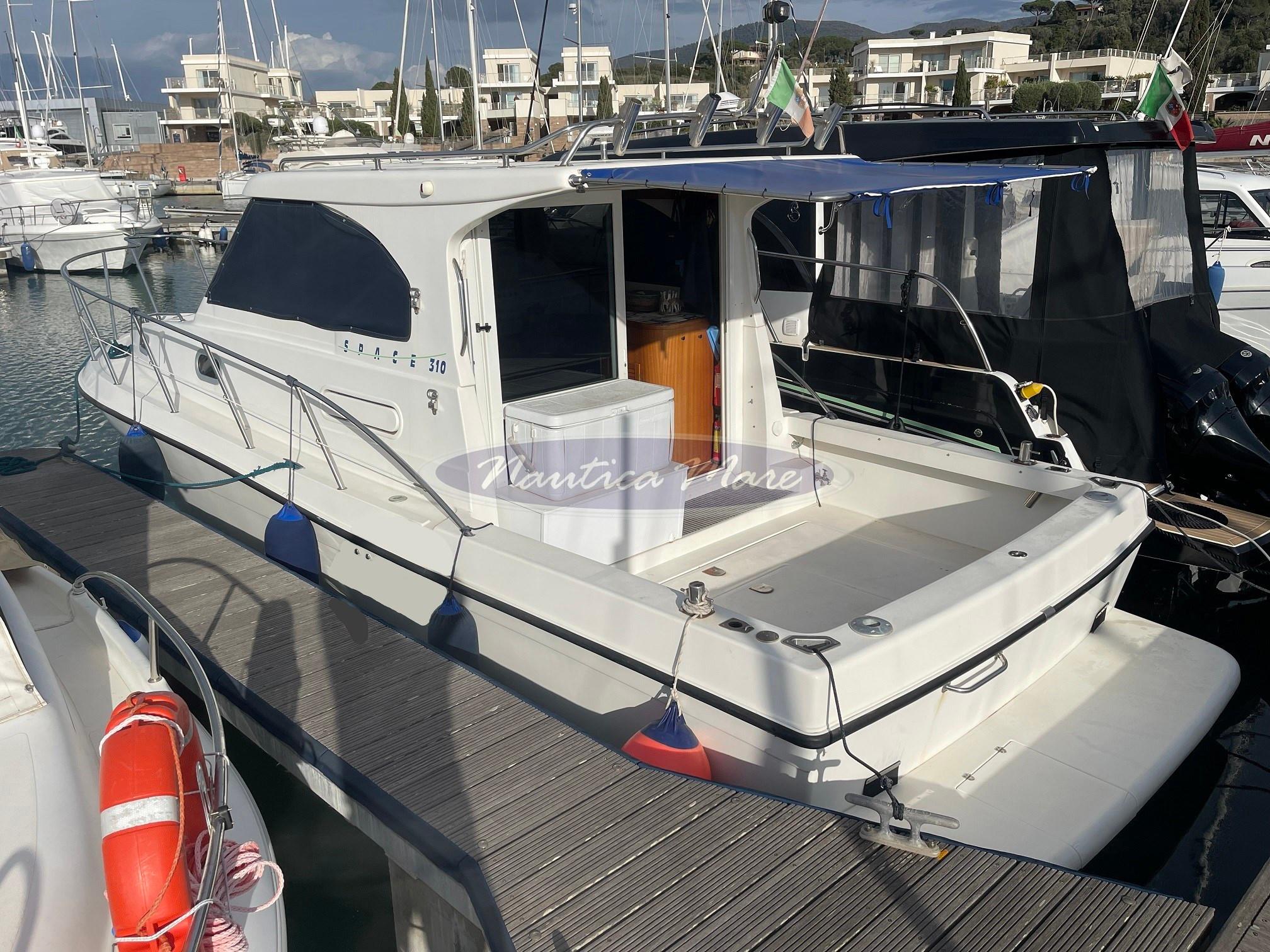 Custom Plastik Space 310 Cruise CN Plastik Space 310 Cruise (1)