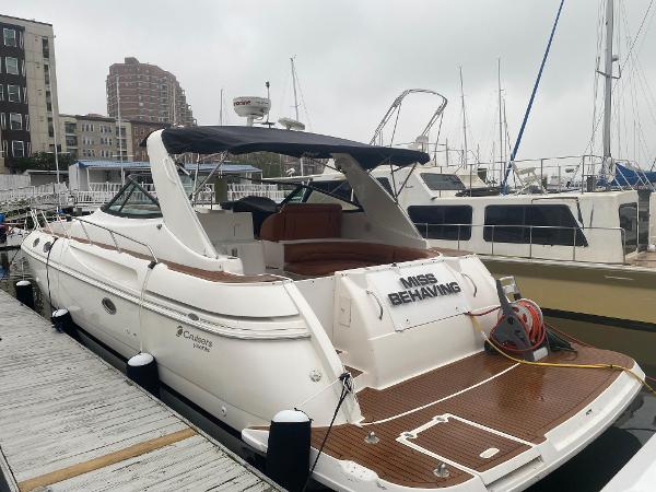 1999 Cruisers Yachts 3870