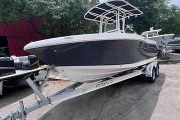 2024 Robalo R200 Center Console