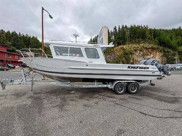 2025 KingFisher 2825 Coastal Express