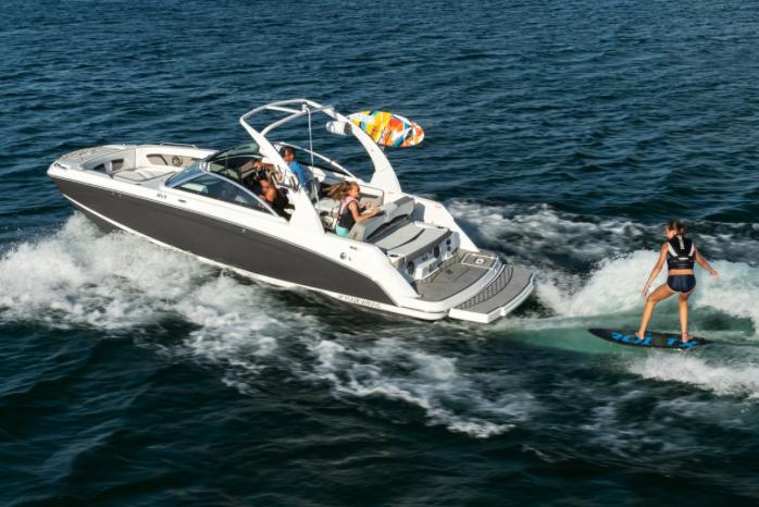 Four Winns Boat image