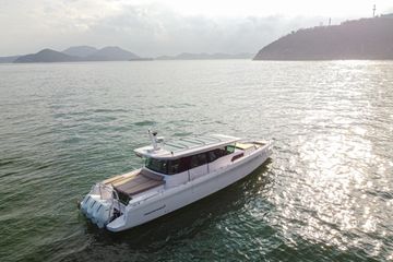 2025 Axopar 45 XC Cross Cabin