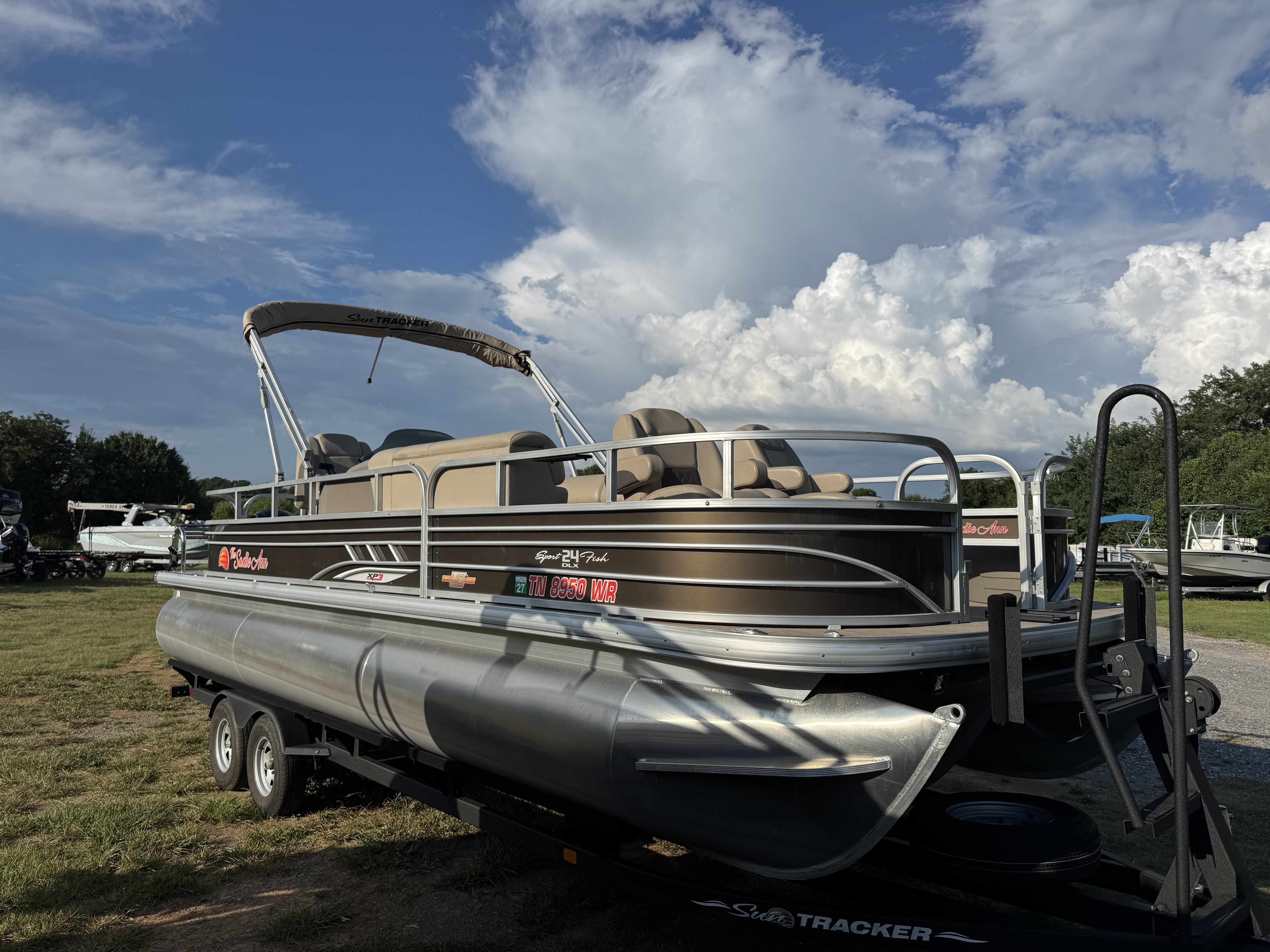 Sun Tracker Sportfish 24 XP3