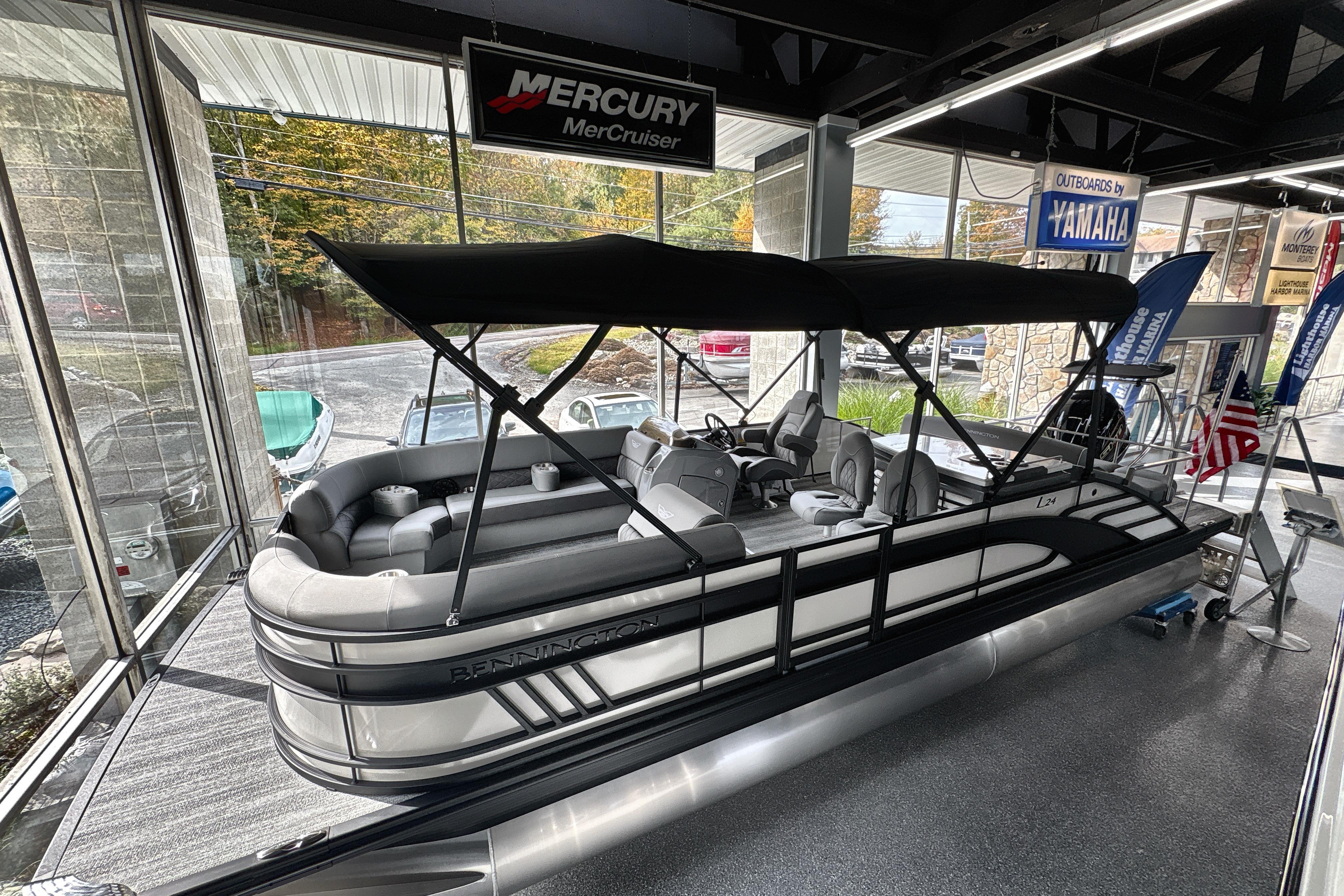 2026 Bennington 24 LSB