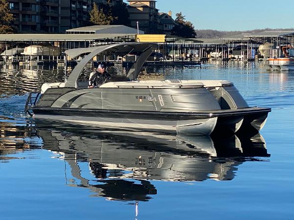 2021 Bennington QX 28 QXSBA