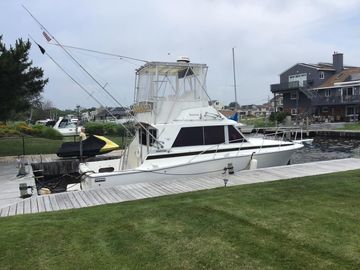 1978 Bertram 33 Flybridge Cruiser
