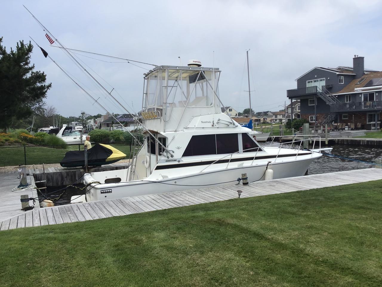 1978 Bertram 33 Flybridge Cruiser