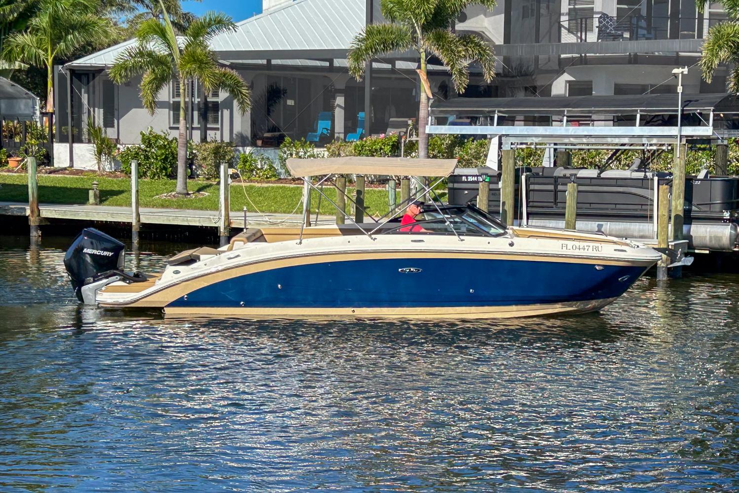 2019 Sea Ray SDX 270 Outboard