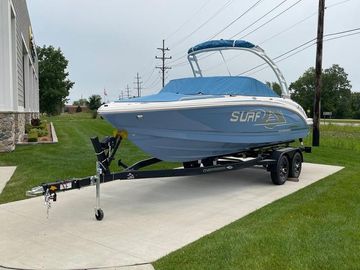 2023 Chaparral 23 Surf
