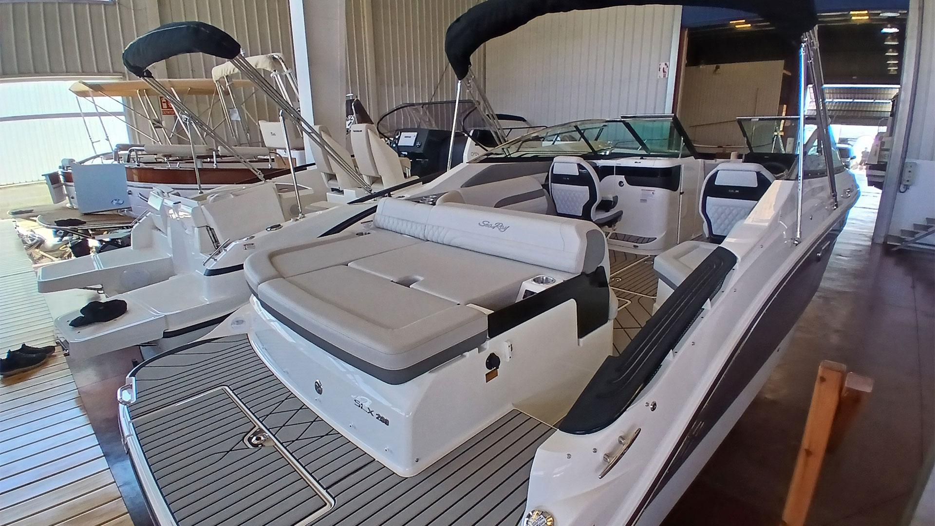 2025 Sea Ray SLX 260