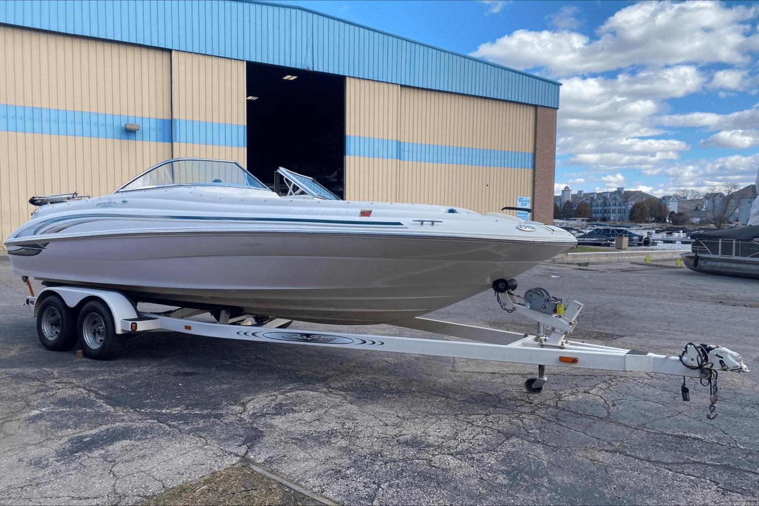 2000 Sea Ray 210 Sundeck