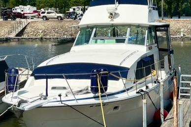 1984 Bertram 42 Flybridge Motor Yacht