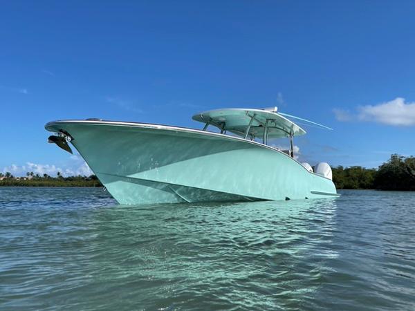 2026 Mag Bay 43 Center Console