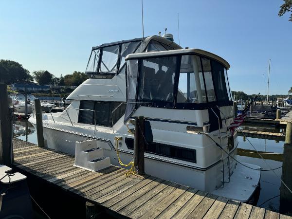 1991 Carver 33 Aft Cabin