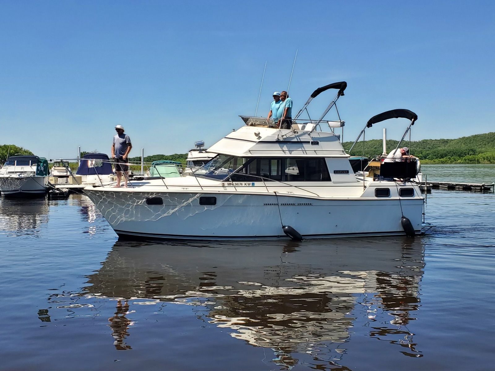 1984 Carver 3207