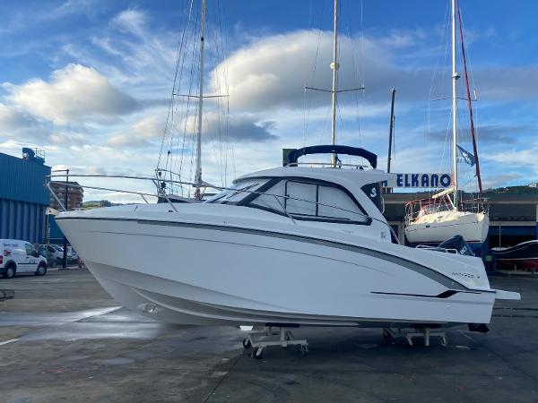 2025 Beneteau Antares 7