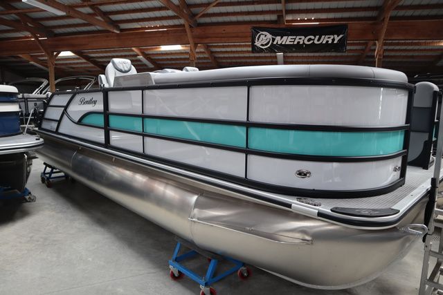 2025 Bentley Pontoons Legacy 223 Swingback Triple Tube Pkg