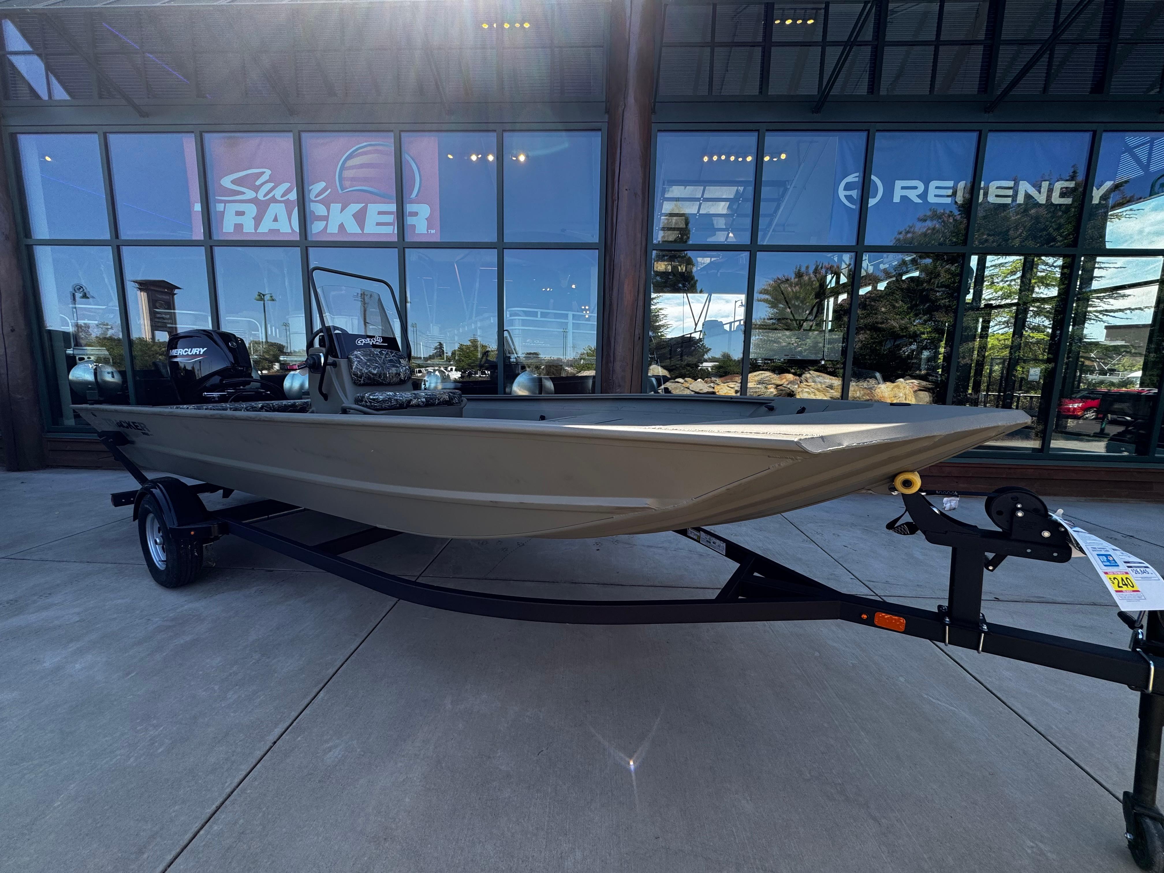 2025 Tracker Grizzly 1860 CC