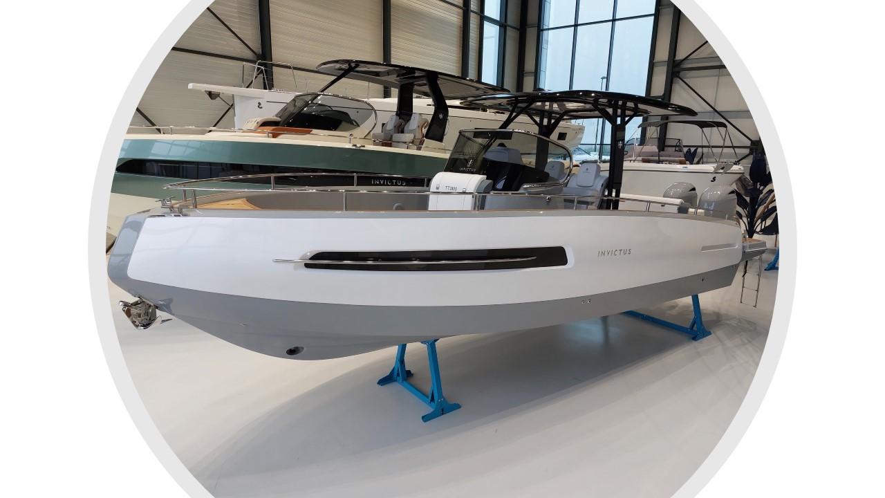 2023 Invictus 280 TTS
