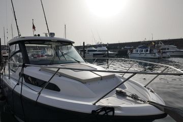 2022 Boston Whaler 325 Conquest