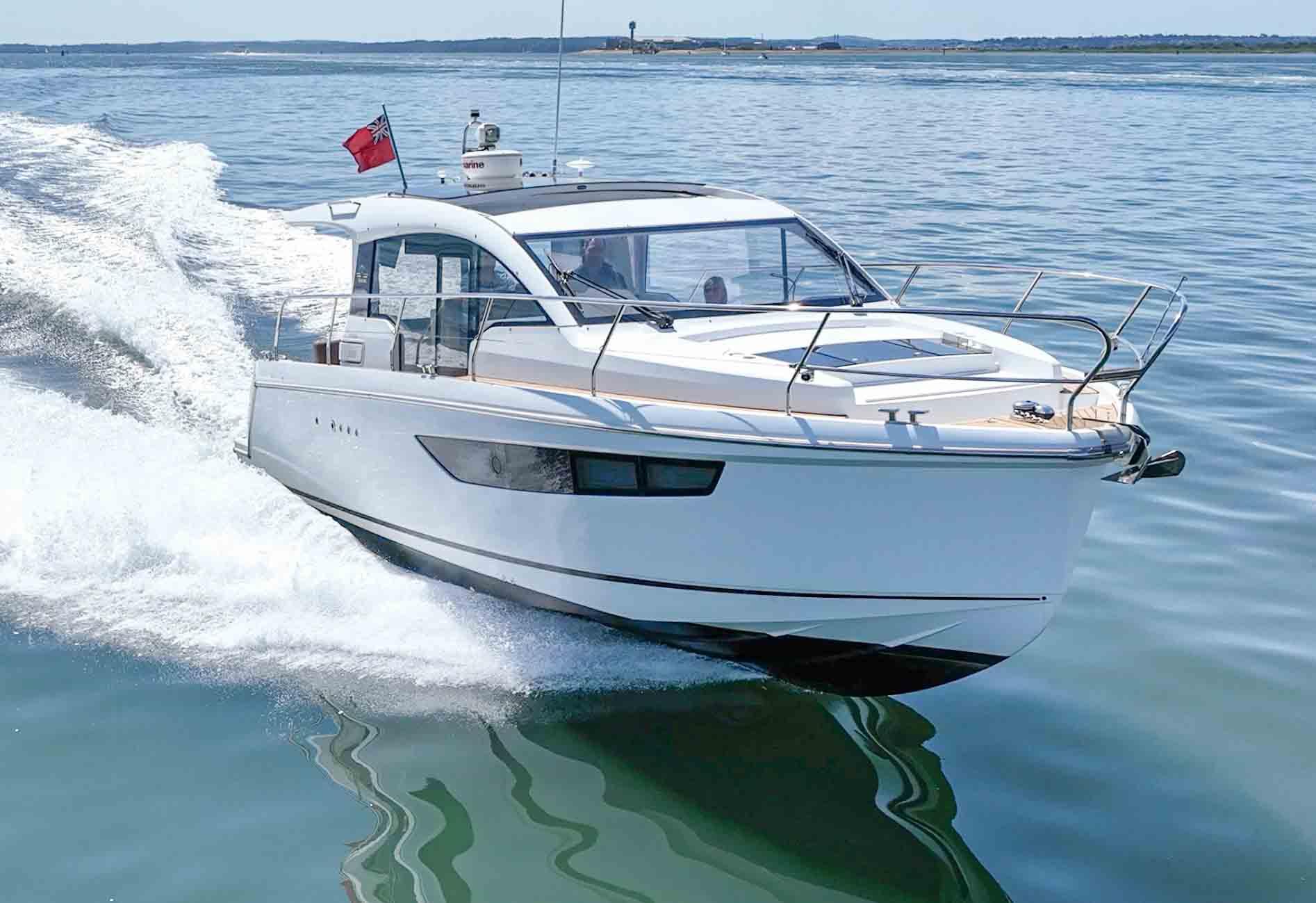 2016 Sealine C330