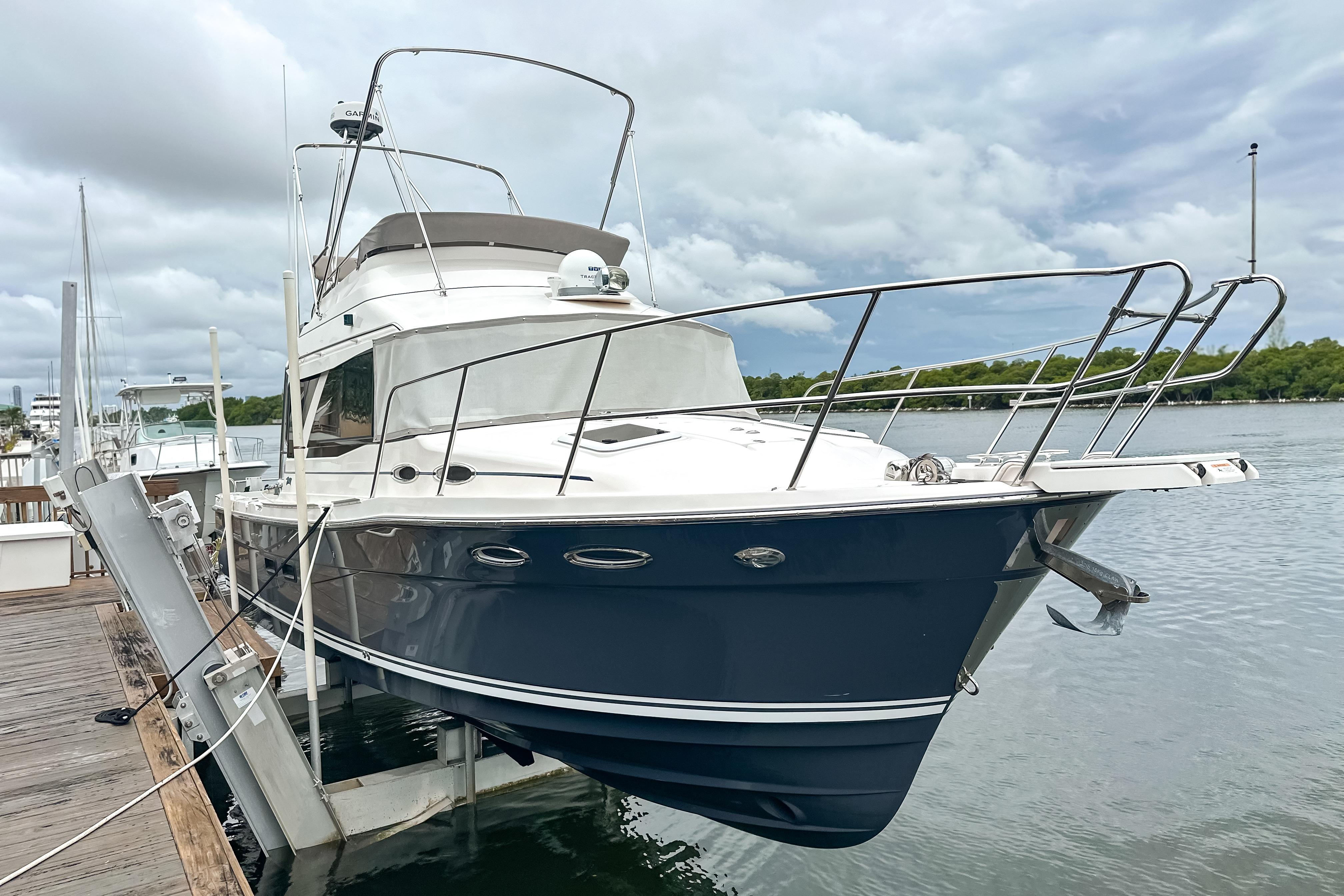 2022 Cutwater 30 Command Bridge