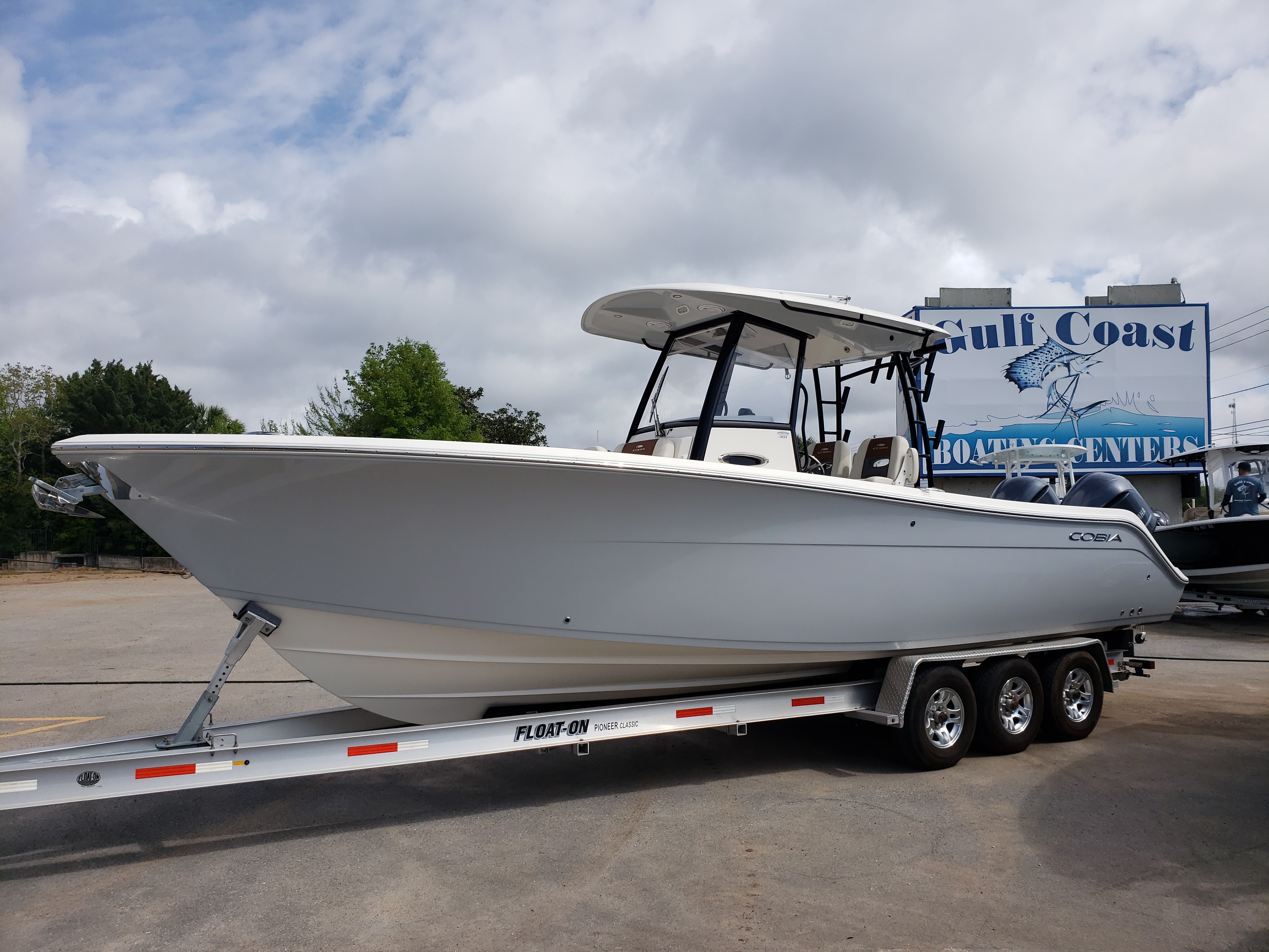 2019 Cobia 301CC, Saint Petersburg Florida - boats.com