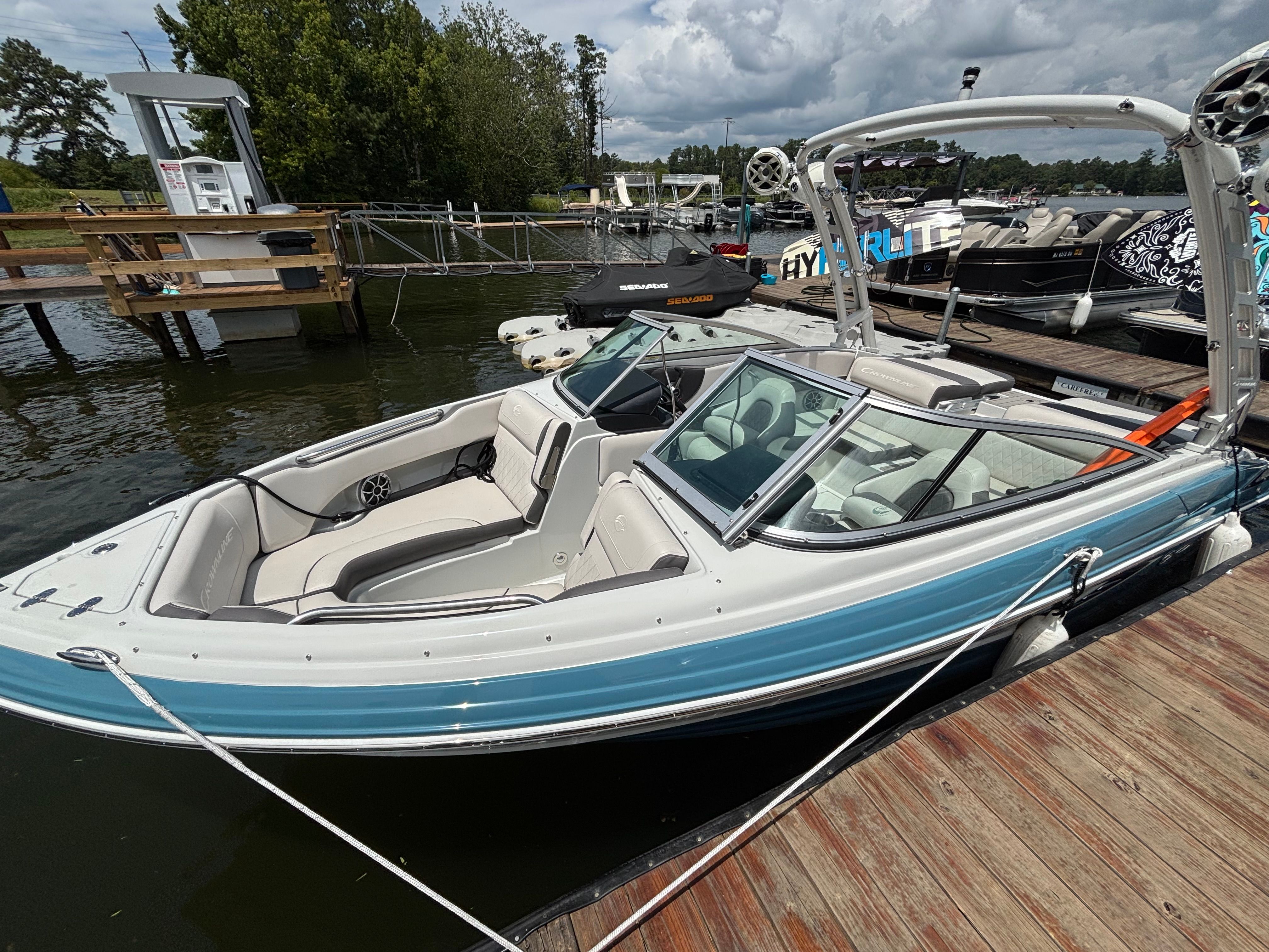 2023 Crownline 220 SURF