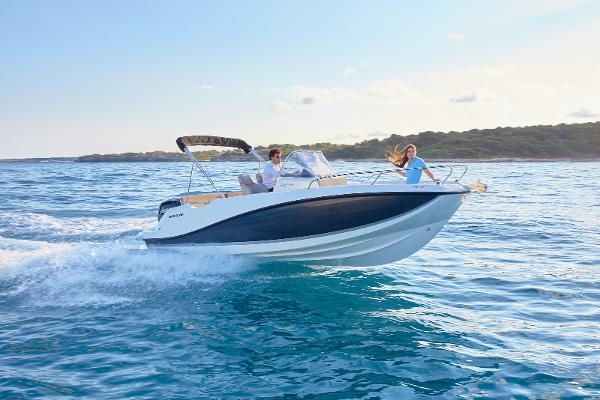 Quicksilver Activ 605 Open