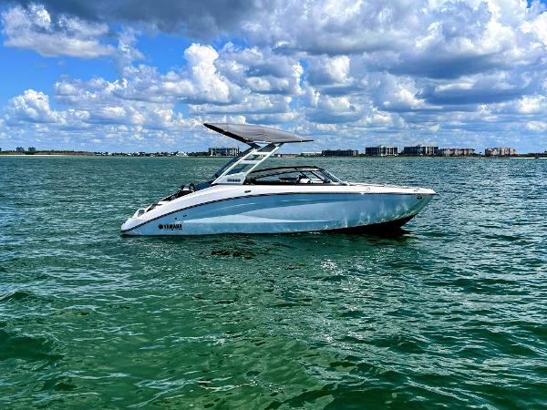 2023 Yamaha Boats 252SD