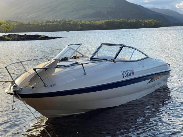 2004 Bayliner 212 Capri Cuddy