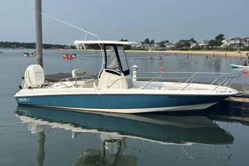 2016 Boston Whaler 240 Dauntless