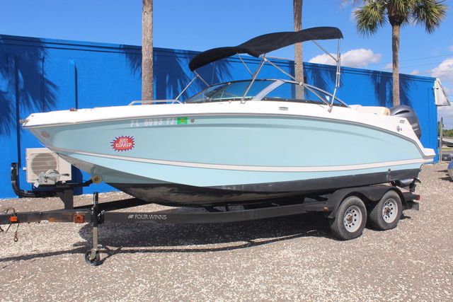 2020 Four Winns 220LX