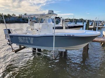 2021 Dusky 252 T