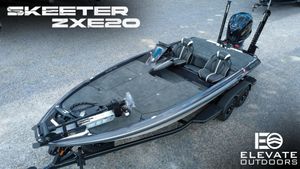Skeeter ZXE20 2026 Skeeter ZXE 20 fishing boat with sleek design and modern features, parked outdoors.