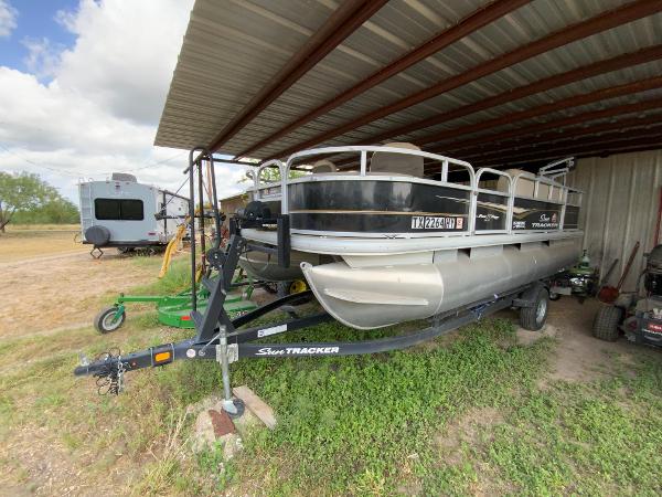 2021 Sun Tracker Bass Buggy 18 DLX