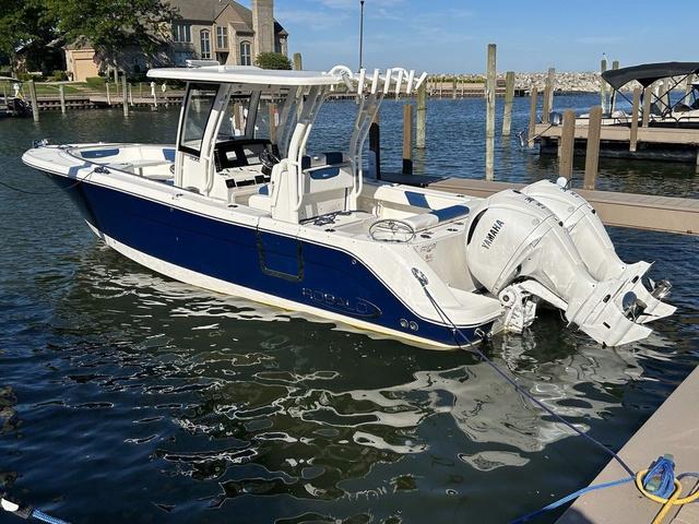 Robalo R302