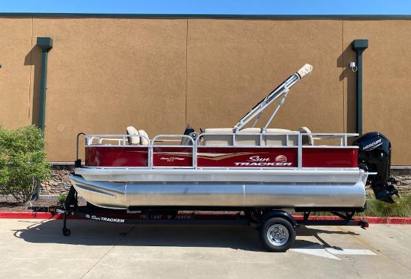 2025 Sun Tracker Bass Buggy 18 DLX